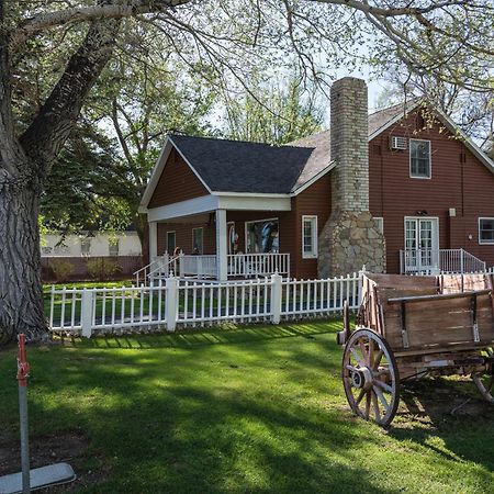 Silver Maple Inn And The Cain House Country Suites Bridgeport Exterior foto