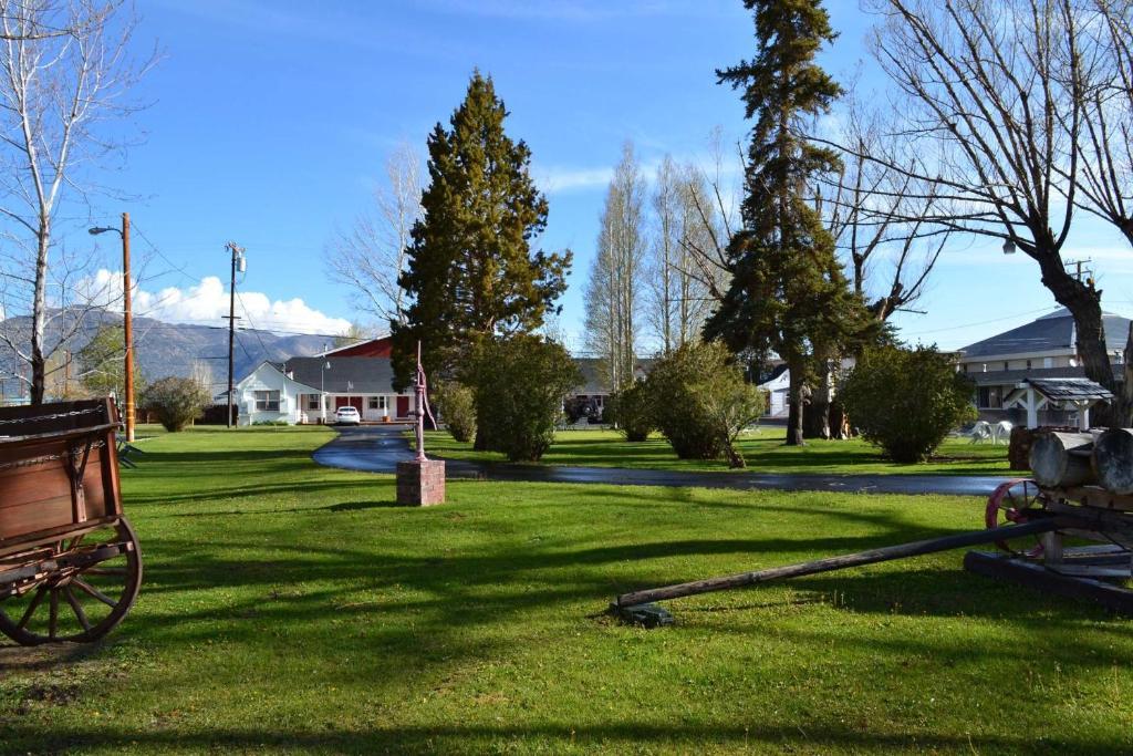 Silver Maple Inn And The Cain House Country Suites Bridgeport Exterior foto