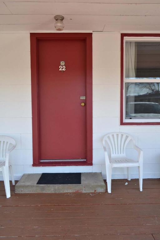 Silver Maple Inn And The Cain House Country Suites Bridgeport Habitación foto