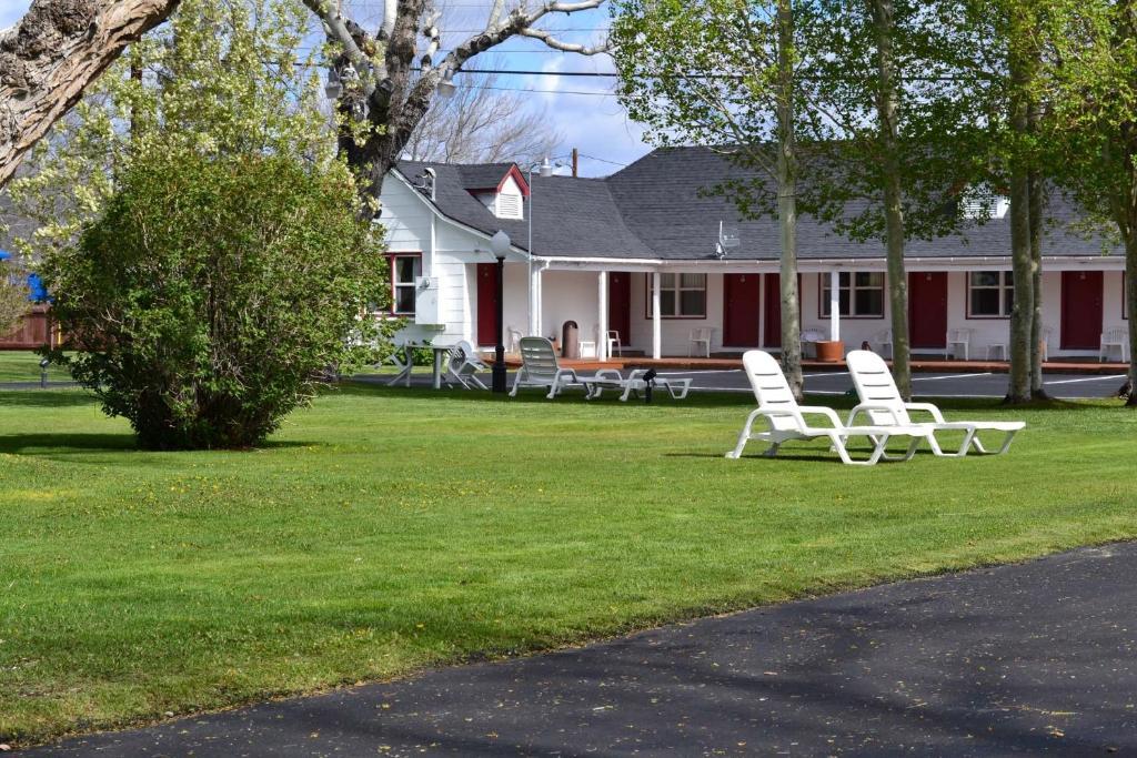 Silver Maple Inn And The Cain House Country Suites Bridgeport Exterior foto